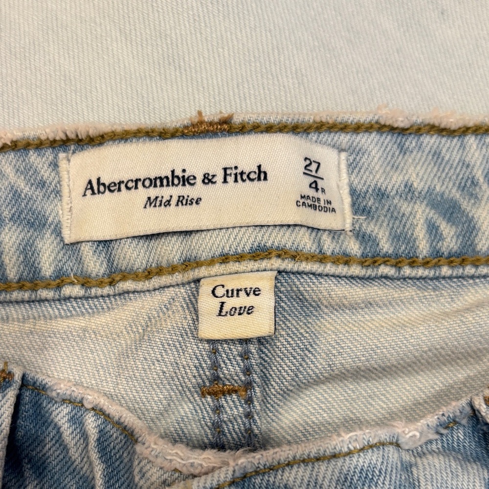A&F Mid Rise Curve Love Jean - Picture 5 of 8